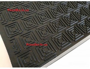 Противоскользящие резиновые коврики на степени